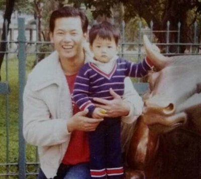 陈建州晒童年照 双胞胎儿子和他小时候一模一样