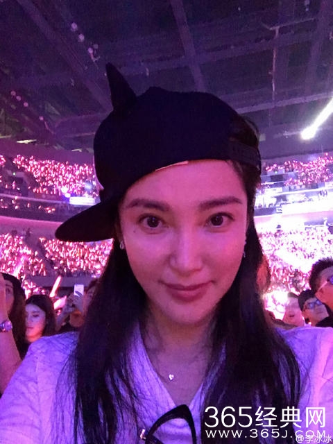 李冰冰任泉结伴周杰伦演唱会 网友吐槽还不在一起