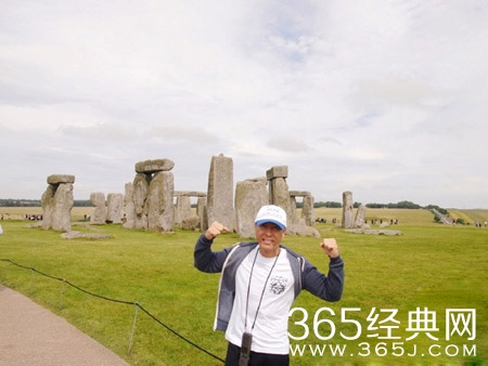 甄子丹夫妻玩自拍 夫妻二人搞怪秀恩爱