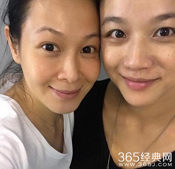 孕妇汤唯与刘若英素颜合影 自信不用美颜