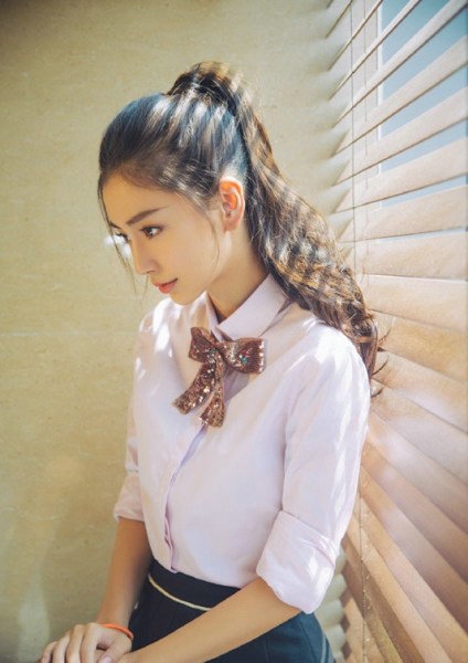 Baby晒照被夸赞 微微一笑很倾城