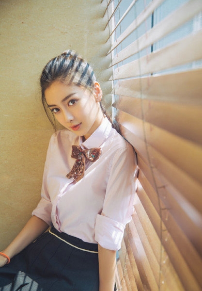 Baby晒照被夸赞 微微一笑很倾城