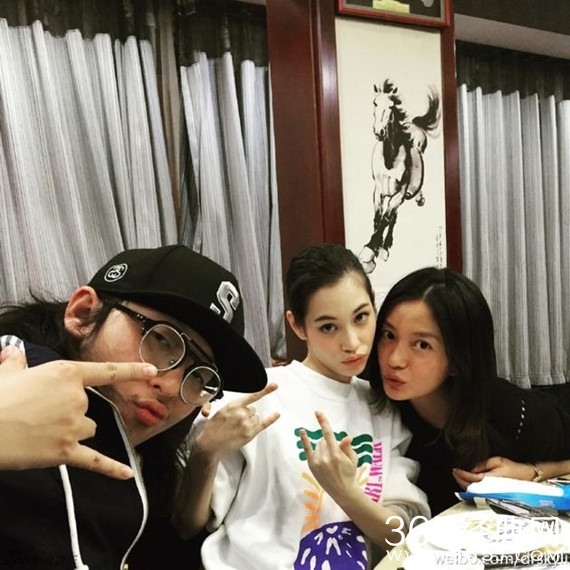 赵薇澄清抵制风波 我是中国人反对分裂