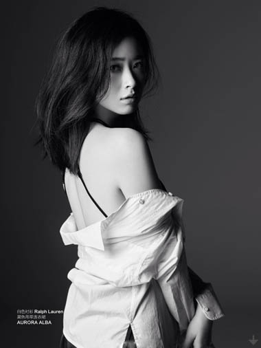 蒋欣罕见大尺度出镜 露美背玉腿性感妖艳