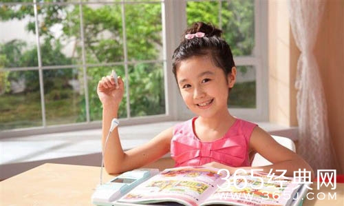 点读机女孩高君雨晒中考成绩 门门都是A