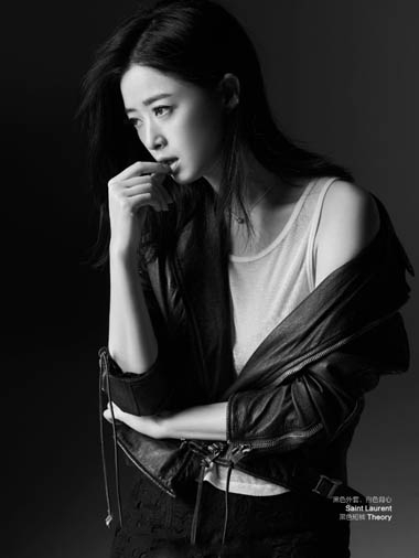 蒋欣罕见大尺度出镜 露美背玉腿性感妖艳