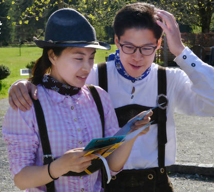 郭晶晶爬楼梯唱情歌示爱霍启刚 竟被泼冷水