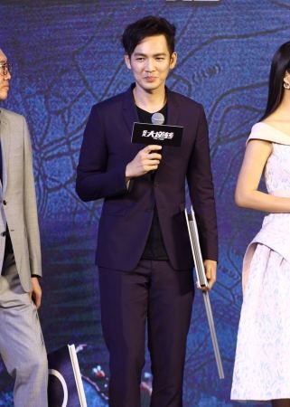 惊天大逆转首映 钟汉良撒娇求李政宰安慰