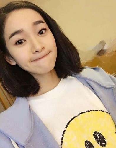 张一山女朋友曝光 高颜值身材好