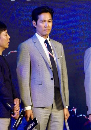 惊天大逆转首映 钟汉良撒娇求李政宰安慰