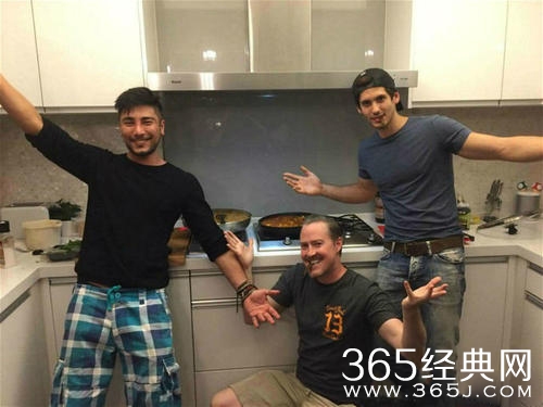 夏克立秀厨艺 自曝对美食情有独钟