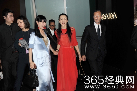 51岁张曼玉瘦出新高 青蛇变成白骨精了