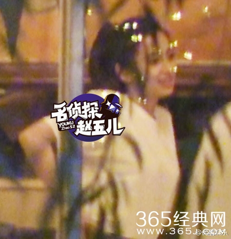 baby脚踩运动鞋坐高铁回京疑似怀孕