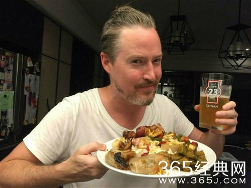 夏克立秀厨艺 自曝对美食情有独钟