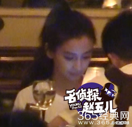 baby脚踩运动鞋坐高铁回京疑似怀孕