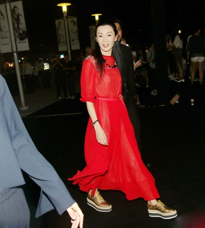 51岁张曼玉瘦出新高 青蛇变成白骨精了