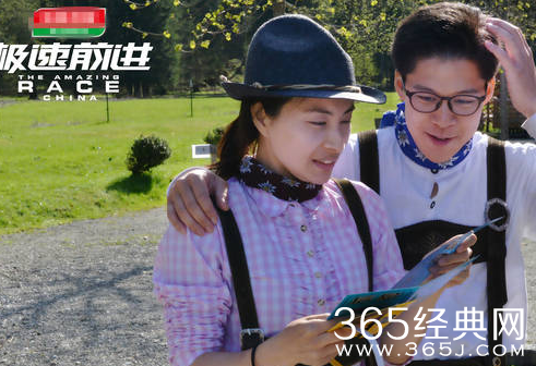 郭晶晶唱情歌示爱霍启刚 霍氏伉俪甜腻羡煞众人