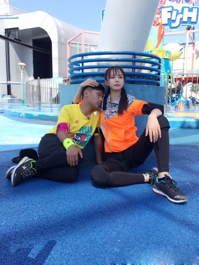 沈梦辰晒与宋小宝合照 依偎肩头显娇羞