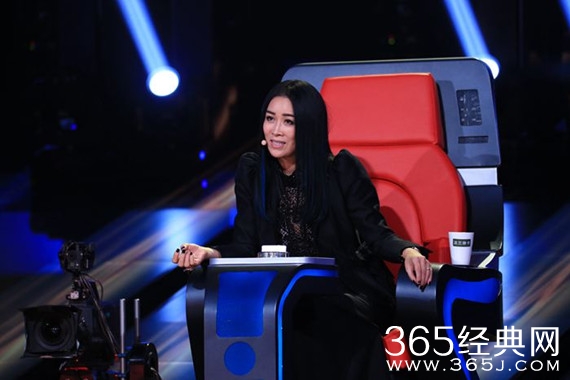 中国新歌声首播收视破纪录 歌声引热议