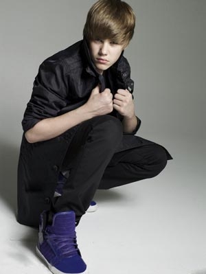 比伯演唱会上拒绝粉丝礼物:我不想要这狗屎