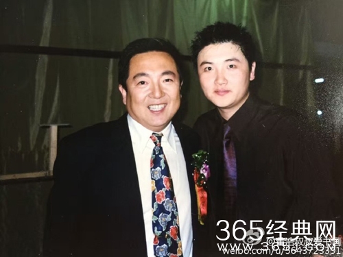 董浩叔叔晒旧照 葛优冯小刚孙楠好青涩