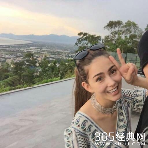 昆凌罕见秀出事业线 周董照相只照老婆