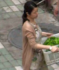 林心如挺肚扛菜篮 大婚前飘浓浓孕味