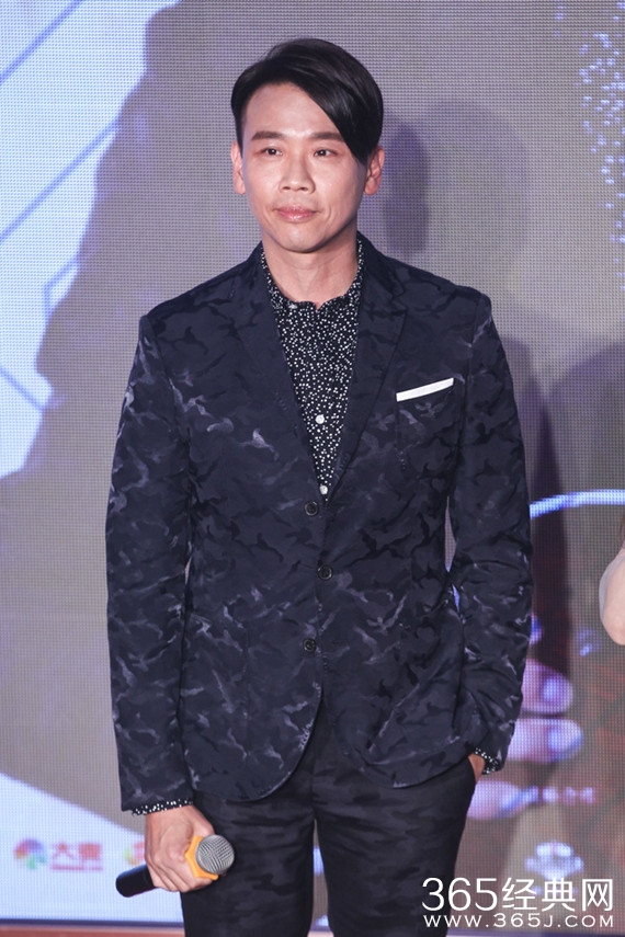 陶喆确定担任7月30日SNH48总决选颁奖嘉宾
