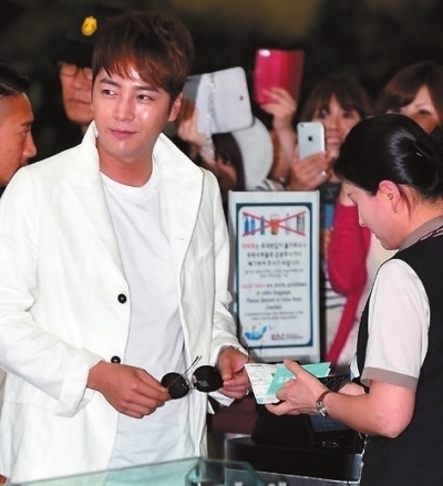 张根硕发福 当家“小鬼”暴瘦 时间做了什么