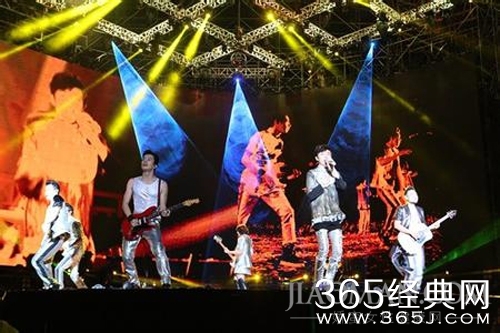 苏打绿心酸过往：曾摆摊扛瓦斯月收100元