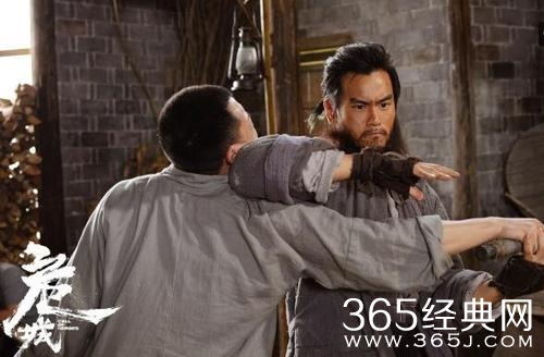 《危城》彭于晏角色预告片 自毁形象求刀疤