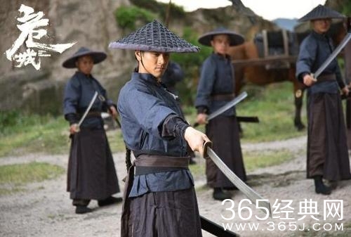 《危城》彭于晏角色预告片 自毁形象求刀疤