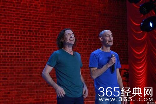 郭德纲被人强吻 害羞得没敢睁开眼