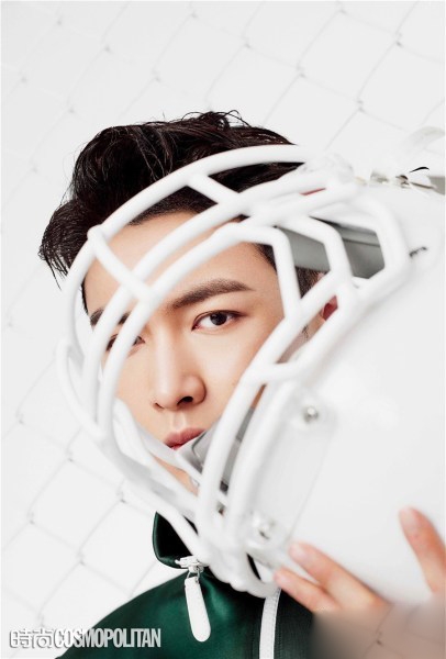 张艺兴登封面致敬奥运展青春力量