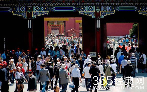 北上广或迎人口拐点 超大城市人口疏解谁走谁留