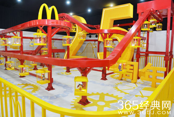 麦当劳庆祝25周年 奇趣玩具厂现身广州