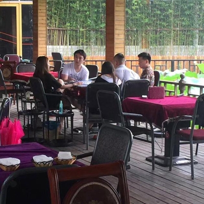 王思聪包场打麻将 从白天玩到傍晚