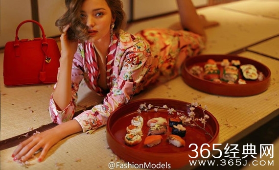 米兰达·可儿与高富帅小男友订婚 欲办奢华婚礼