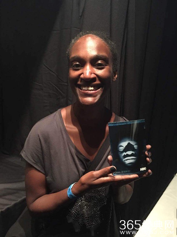 权力的游戏戏服道具亮相漫展 千面神殿成亮点