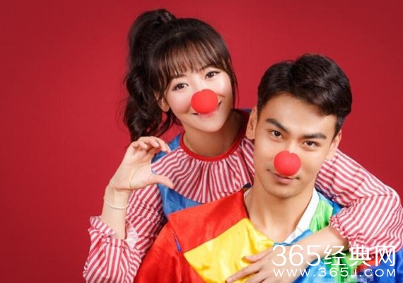 戴向宇否认陈紫函是小三 二人牵手秀恩爱