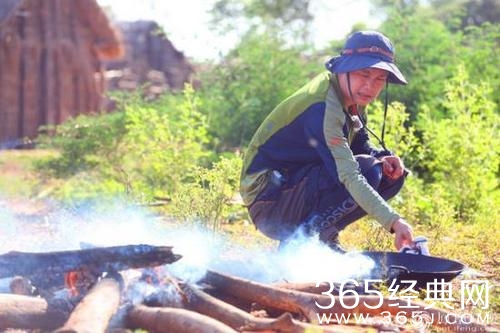 《我们的法则》小沈阳盖房子搭灶台惊艳众人