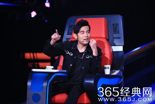 天王PK天王 为抢学员周杰伦现场神模仿郭富城