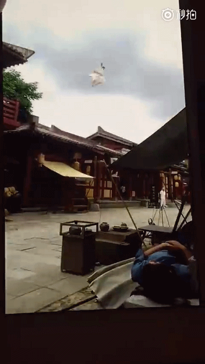 九王于朦胧吊威亚发生事故 从空中坠地五处骨折