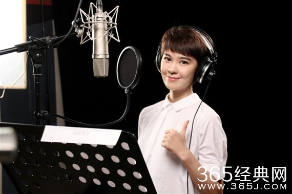 郁可唯首唱抗洪歌曲 录音时情绪激动