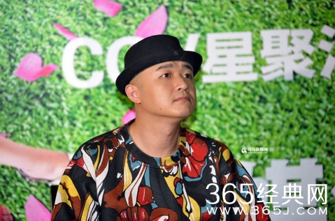 宋佳青岛宣传新片自爆情事 被同学暗恋4年