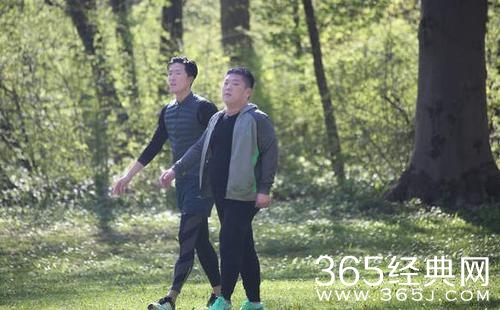 《极速三》霍启刚曝二胎计划 汉斯对金星唱情歌