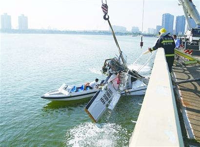 幸福通用航空被暂停一切飞行 此前飞机撞桥致5死