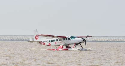 幸福通用航空被暂停一切飞行 此前飞机撞桥致5死