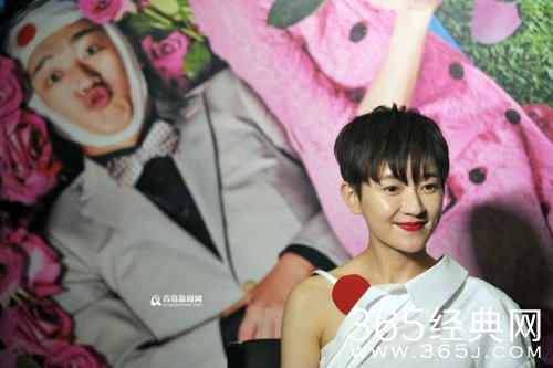宋佳青岛宣传新片自爆情事 被同学暗恋4年