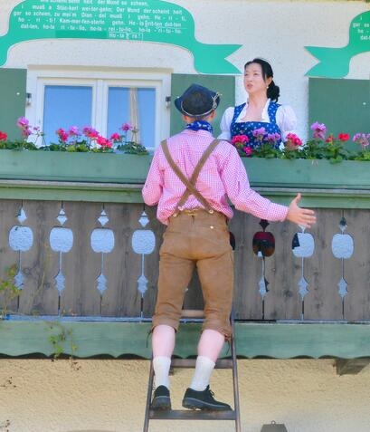 《极速三》霍启刚曝二胎计划 汉斯对金星唱情歌